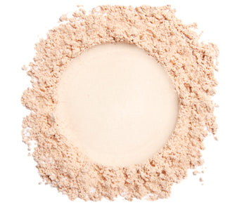 A close up swatch of Original mineral setting finishing powder