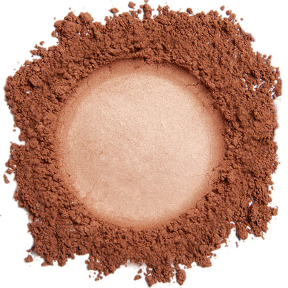 A close up swatch of Spiced Mocha mineral blush